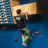 Υ&Υ Verticalboard First